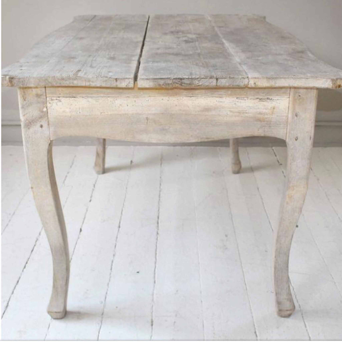 ANTIQUE FRENCH TABLE