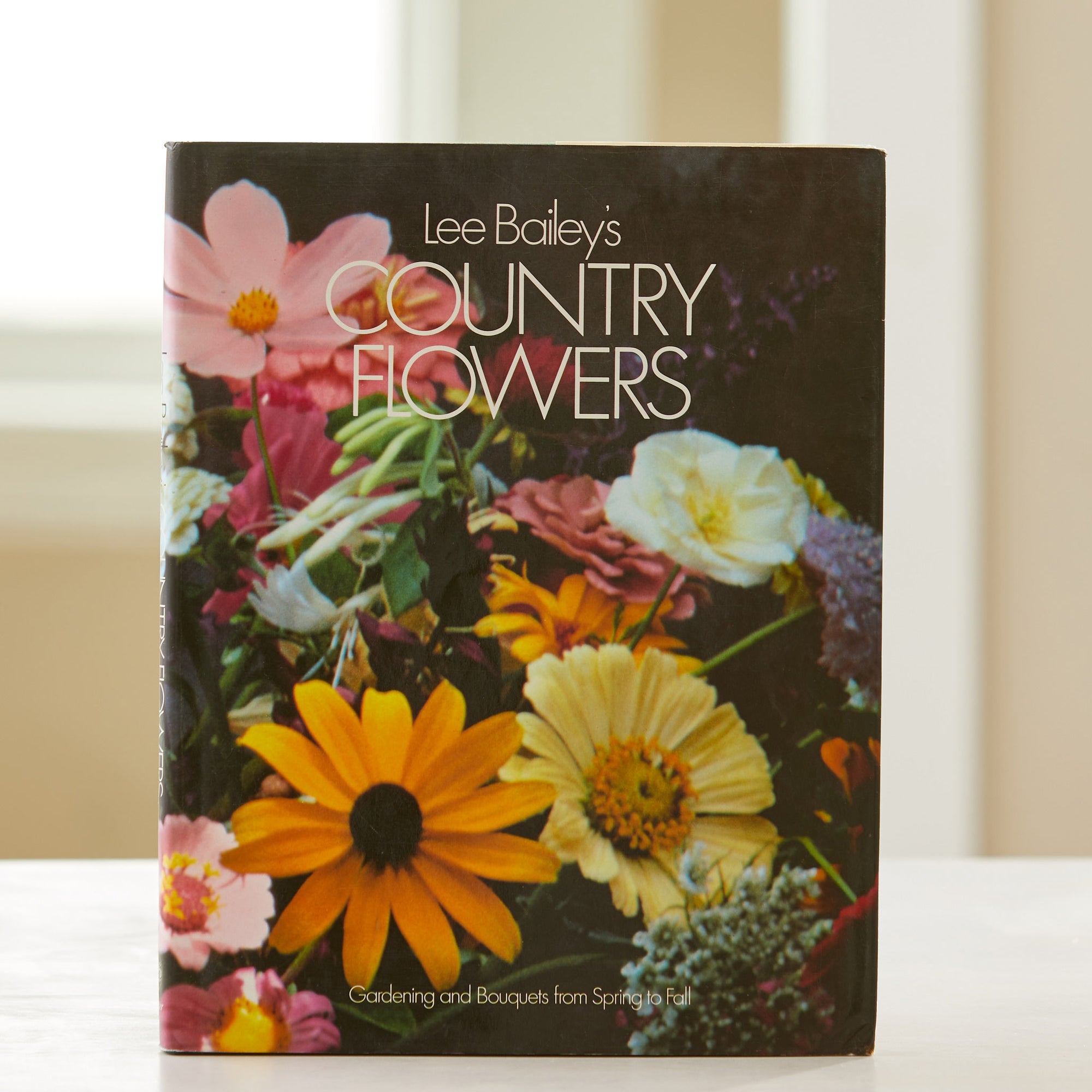 Lee Bailey’s County Flowers. Monthly gardening guide, April-Sept. Illustrates perennial plants & how to make a garden bed. Best flower gardening book.