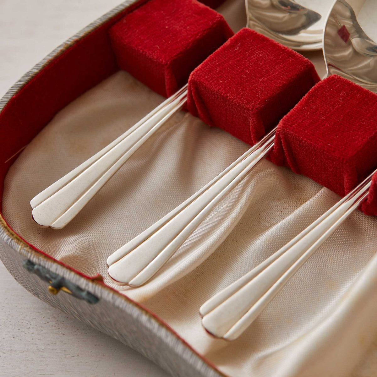 VINTAGE HOTEL SILVER ICE CREAM SET