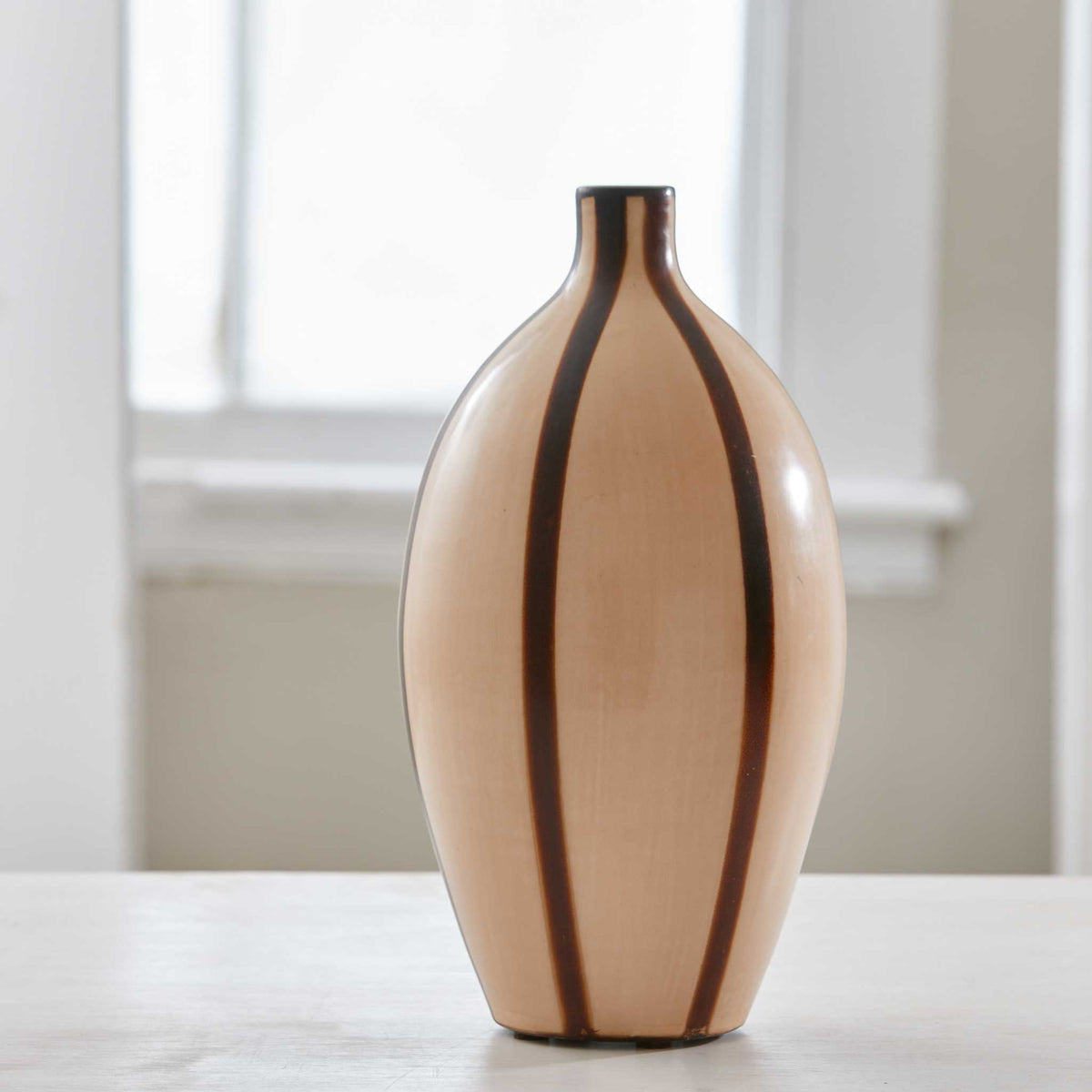 VINTAGE PERUVIAN VASE COLLECTION