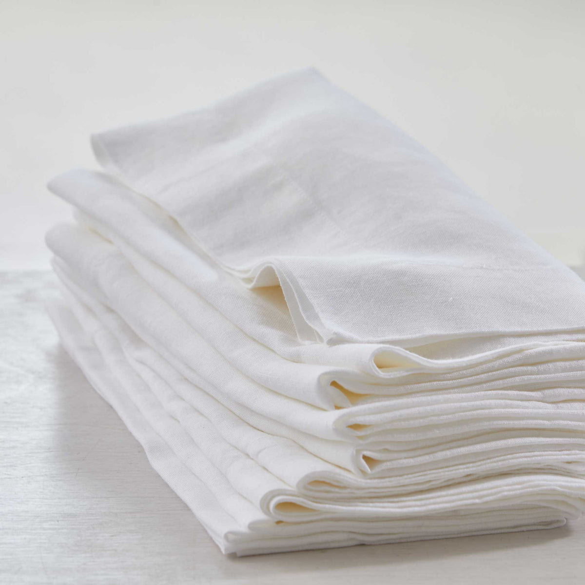 VINTAGE LIBECO WHITE LINEN NAPKINS