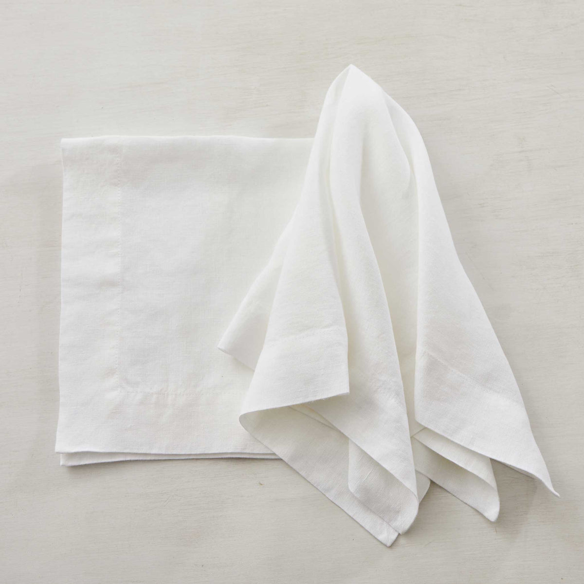 VINTAGE LIBECO WHITE LINEN NAPKINS