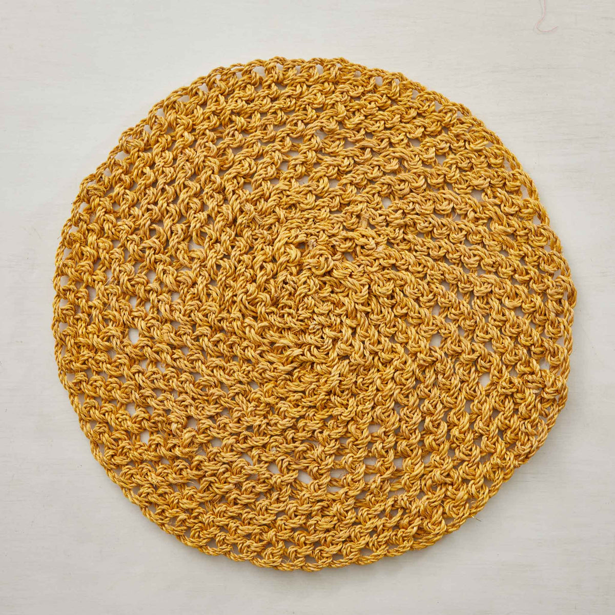 METALLIC GOLD CROCHET PLACEMAT