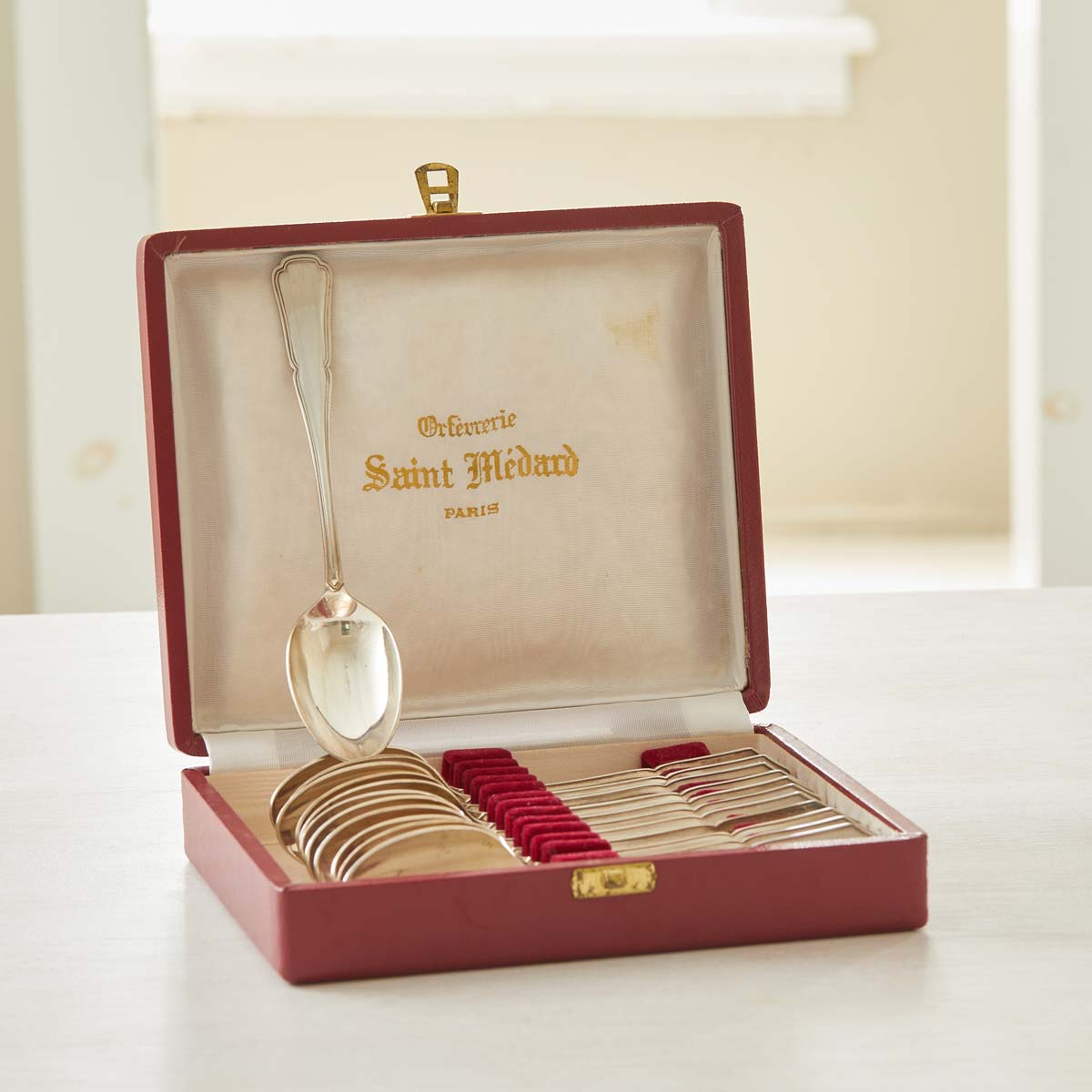 HOTEL SILVER BOXED SET of 12 TEASPOONS