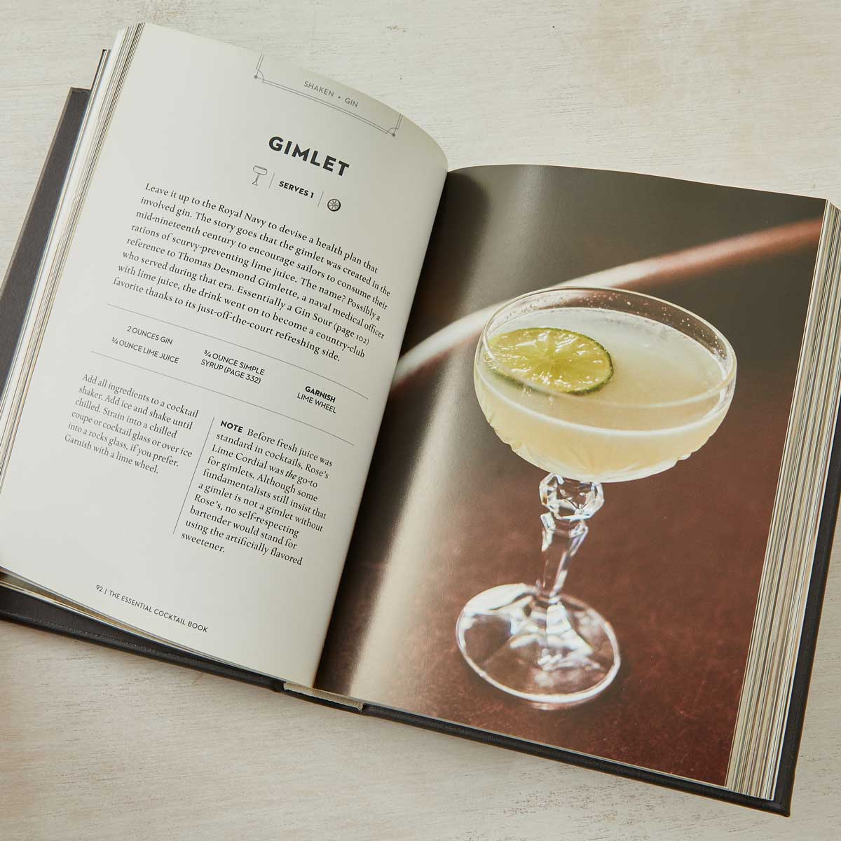 THE ESSENTIAL COCKTAIL BOOK