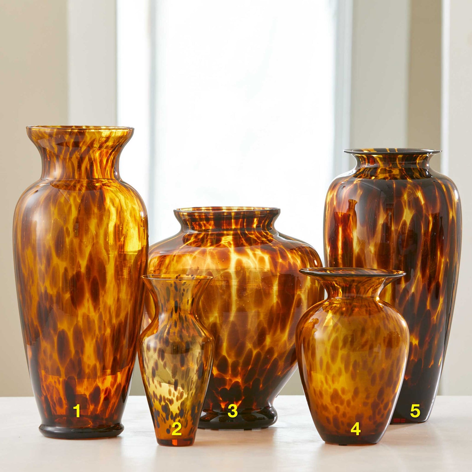 MOUTH-BLOWN FOOTED GLASS HURRICANE - Privet House Supply