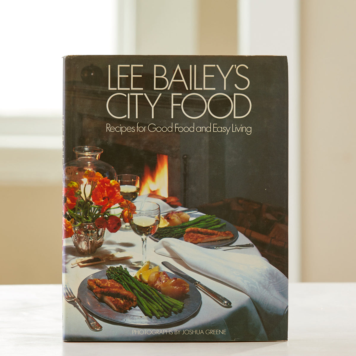 Lee Bailey’s City Foods Cookbook. Vintage cookbook for real tiny kitchens. The best apartment cookbook to prep a romantic picnic lunch in the park.