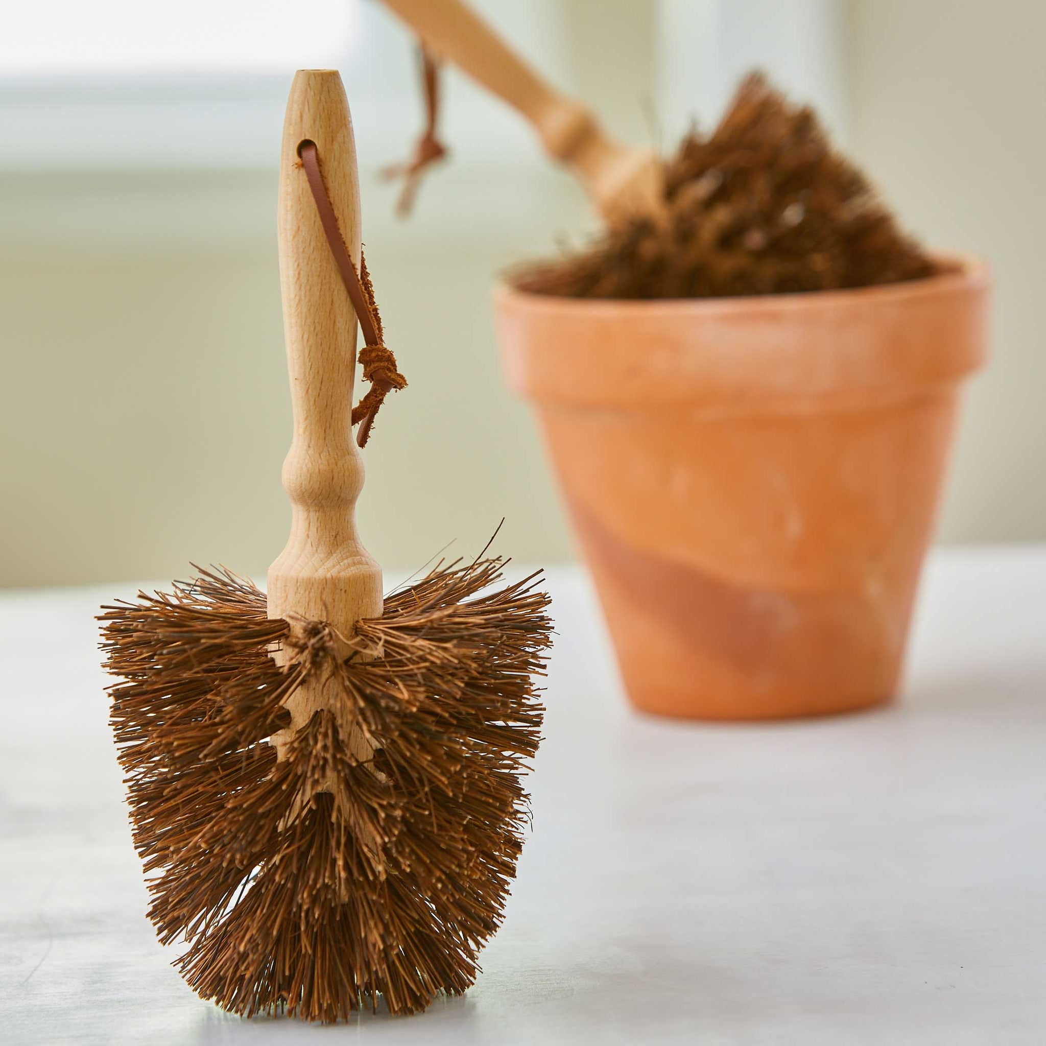  Esschert Design Flower Pot Bristle Brush - 5,Brown : Patio,  Lawn & Garden