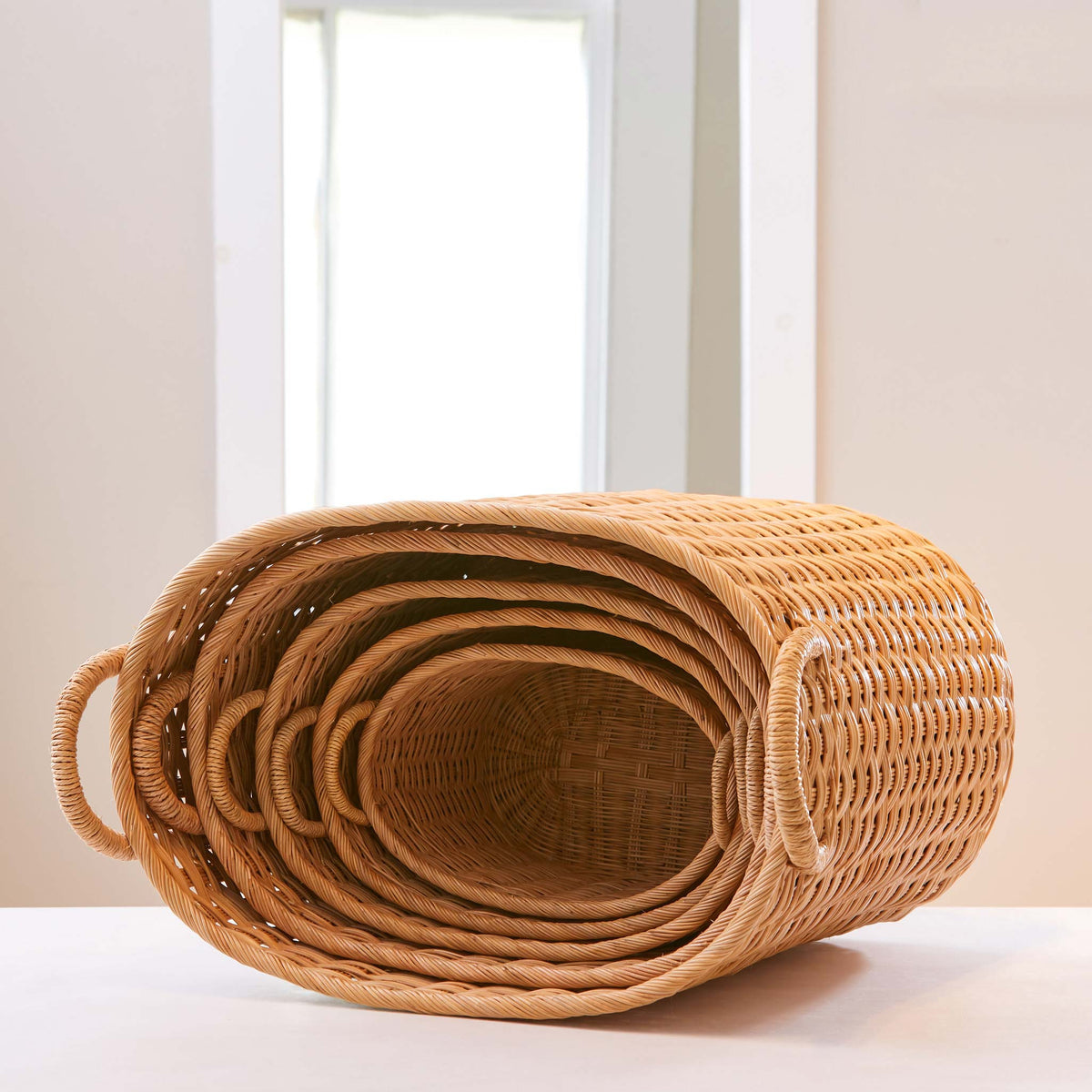 Oval rattan storage baskets. Storage baskets with lids and handles. Great baskets for storage, basket for clothes, bathroom storage. XL, L, M, S, XS.
