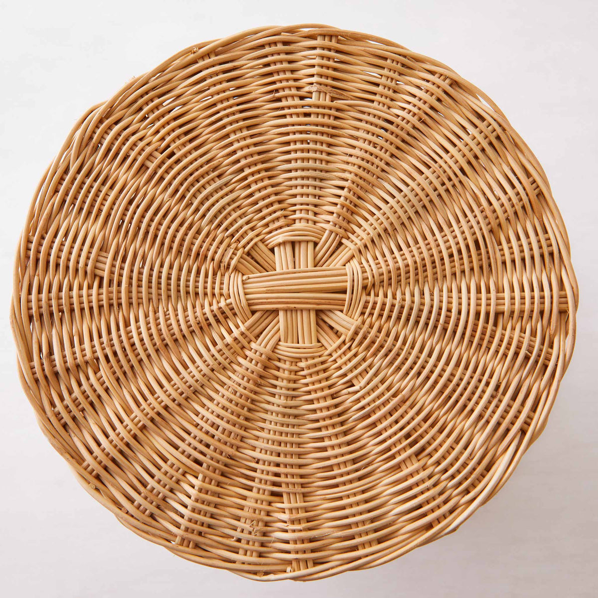 Round rattan storage baskets. Storage baskets with lids and handles. Great baskets for storage, hamper basket, bathroom storage. XL, L, M, S, XS.